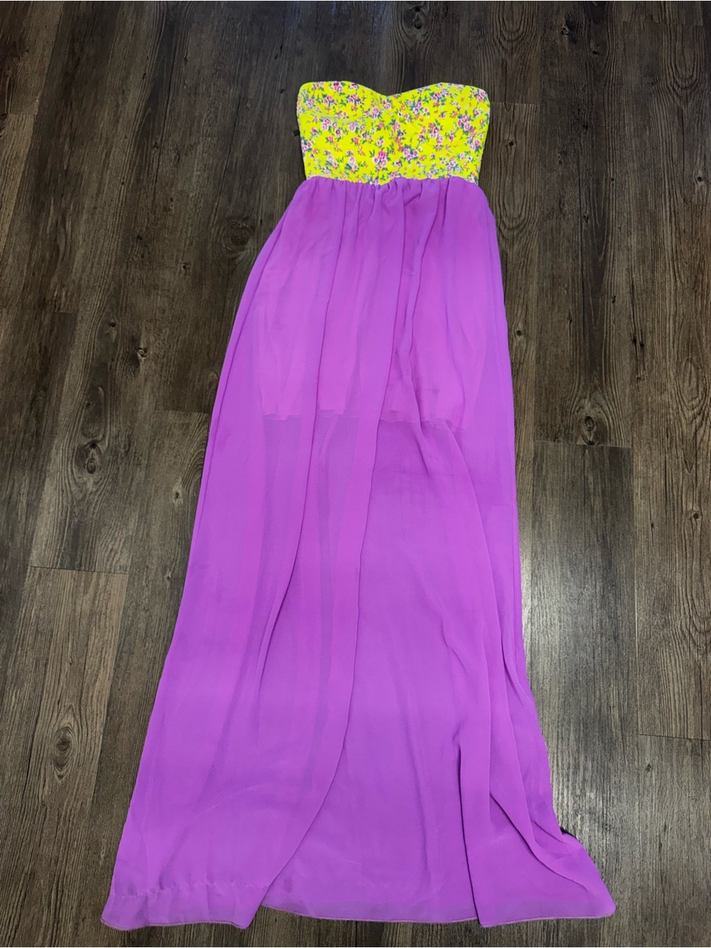 Gorgeous strapless summer dress
